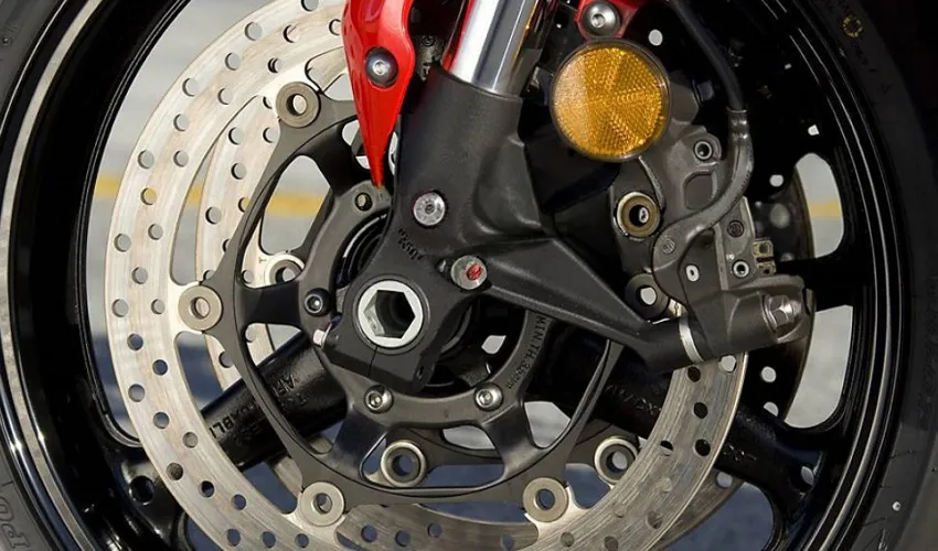 Kombine Fren Sistemi (CBS): Nedir, Çalışma ve ABS ile Farkı